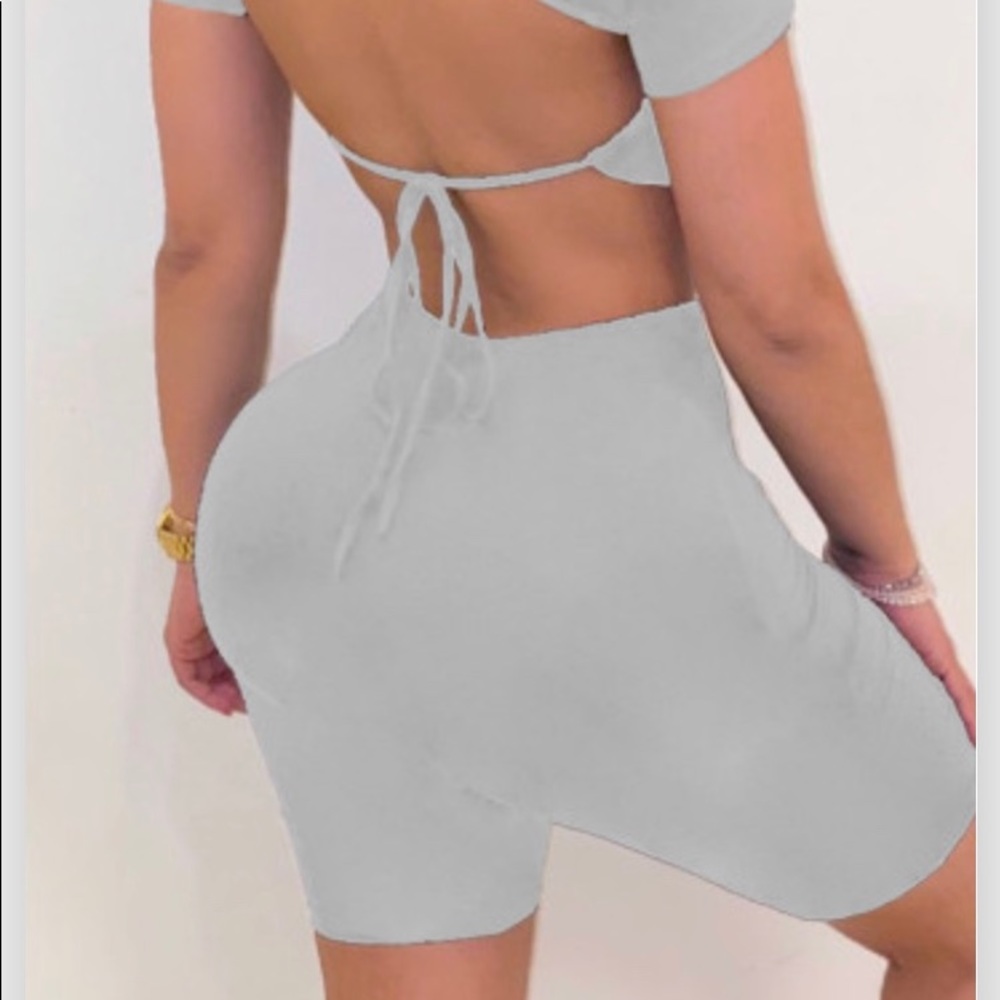 Backless short set - Picture 2 of 2